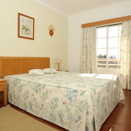Coral Do Vau Aparthotel 3*